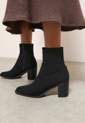 REGULAR FIT  MID HEEL WESTERN STYLE SMART SOCK - Kotníkové boty - black
