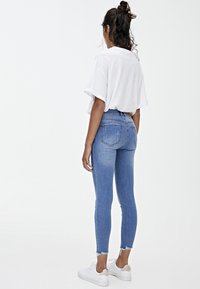 PULL&BEAR Vaqueros pitillo - blue