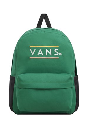 Zaino verde realizzato in tessuto resistente con una tasca frontale, fondo nero e logo "VANS" in strisce gialle e rosa.