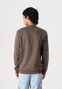 Only & Sons CERES LIFE CREW NECK - Sweatshirt - major brown