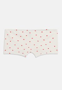Λευκά αδιάκοπα εσώρουχα στυλ boyshort με μοτίβο μικρών κόκκινων καρδιών διασκορπισμένων ομοιόμορφα στο ύφασμα.