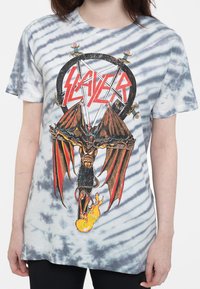 Paradiso Clothing SLAYER WINGED CRUCIFIX DYE WASH - Print T-shirt - white