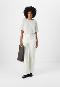 Samsøe Samsøe SHELLY - Relaxed fit jeans - clear cream