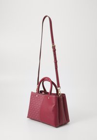 MICHAEL Michael Kors FLORA czerwony