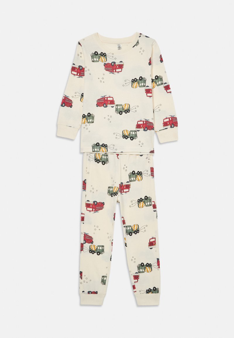 Set di pigiama in cotone con sfondo beige e camion dei pompieri rossi e veicoli verdi. Maglia a maniche lunghe e pantaloni abbinati con polsini a coste.