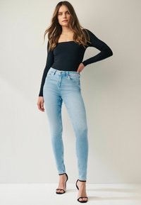 Next SUPER SOFT STANDARD - Vaqueros slim fit - bleach blue
