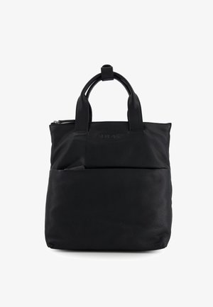 Czarna skórzana torba typu tote z dwoma uchwytami, przednia kieszeń na zamek oraz tłoczonym logo "VENEZIA" na górze pośrodku.