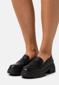 Bullboxer Instappers - black