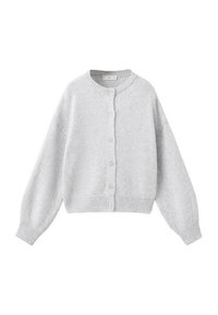 Světle šedý cardigan vyrobený z měkkého materiálu, s kulatým výstřihem, dlouhými rukávy a předním zapínáním na knoflíky s žebrovanými manžetami a lemem.