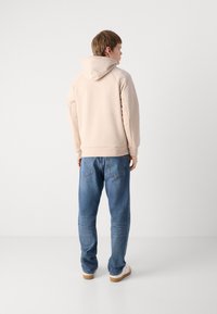 Thumbnail Image 5