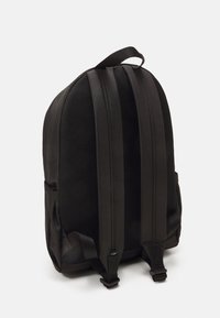 Calvin Klein Jeans METAFORMS ROUNDED - Zaino - black