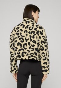 Urban Classics Felpa in pile - sandleo