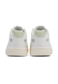Thumbnail Image 4