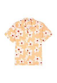 Kortebeed T-shirt in perzikstof met witte bloemen met rode centra, klassieke kraag en knopen aan de voorkant.