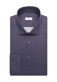 Chemise à manches longues boutonnée pliée avec petit motif losange bleu sur tissu foncé et col étalé.