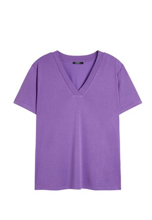 Fioletowa bawełniana koszulka z dekoltem w serek i krótkimi rękawami; charakteryzuje się gładką teksturą i luźnym krojem. Bez widocznych logo ani wzorów.