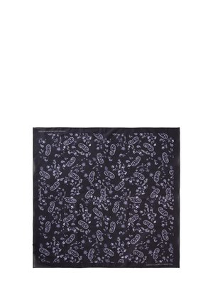 Ciemny prostokątny szal z jasnofioletowymi wzorami paisley i liści równomiernie rozmieszczonymi, napis „United Colors of Benetton” w lewym górnym i prawym dolnym rogu.