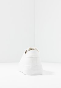 Anna Field Trainers - white
