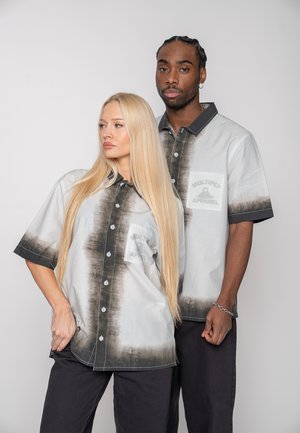 Multiply Apparel, SHORT SLEEVE SHIRT SMOKEY - Hemd - vasporous gray