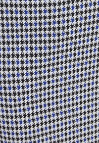 Non sélectionné, Blue Houndstooth