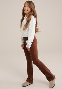 WE Fashion FLARED - Kelnės - brown