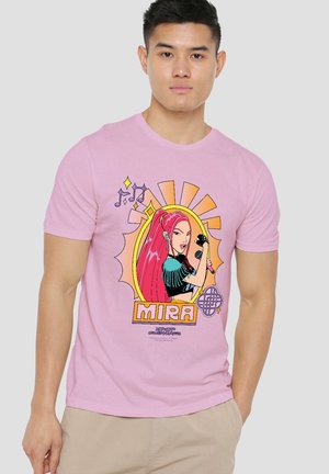 NETFLIX, KPOP DEMON HUNTERS MIRA SUMMER FESTIVAL POSTER - Print T-shirt - pink