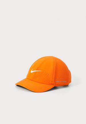 Nike Performance ADVANTAGE CLUB UNISEX - Cap - safety orange/white