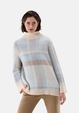 Hellblauer und beiger karierten Pullover mit hohem Kragen, gerippten Bündchen und weicher Textur. Gemütlich und locker sitzend.