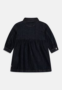 Calvin Klein Jeans DRESS - Farkkumekko - clean rinse blue