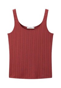 Geribbelde tanktop in een dieprode kleur, met dunne bandjes en een ronde hals. De stof is van een katoenmix met verticale strepen.