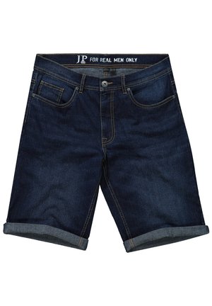 Dunkelblaue Denim-Shorts mit normaler Passform, umgeschlagenen Säumen, fünf Taschen und kontrastierenden Nähten, mit einem Etikett am Bund.