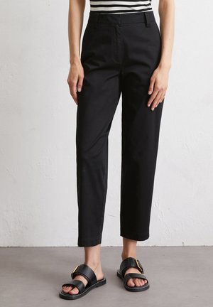 MODEL KALNI AUS STRETCH - Chinos - black