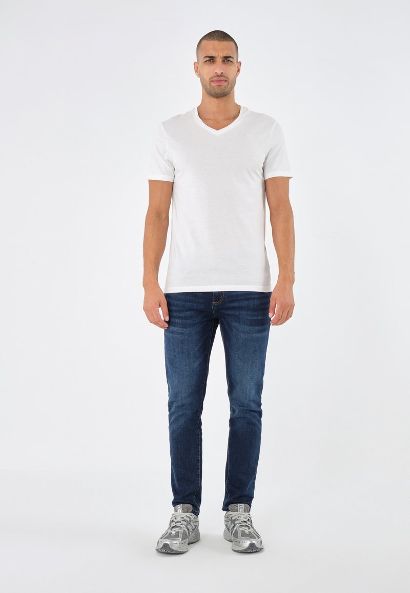 Pier One - 5 PACK - T-shirt basic - white/blue/black, Ingrandire
