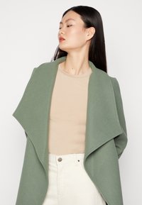 VILA VICOOLEY COLLAR BELT COAT - Abrigo corto - laurel wreath