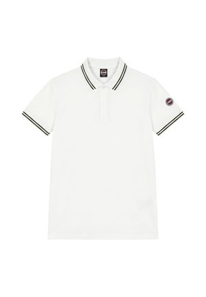 Hvid poloshirt med korte ærmer med sorte dobbelte striber på kraven og ærmerne samt et rundt Colmar-logo-patch på venstre ærme.