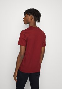 Levi's® ORIGINAL - T-shirt básica - fired brick