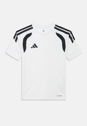 Balta sporta krekls ar īsām piedurknēm, melniem akcentiem uz pleciem un sāniem. Uz krūtīm atrodas Adidas logotips, uz apakšmalas – uzraksts ClimaCool.