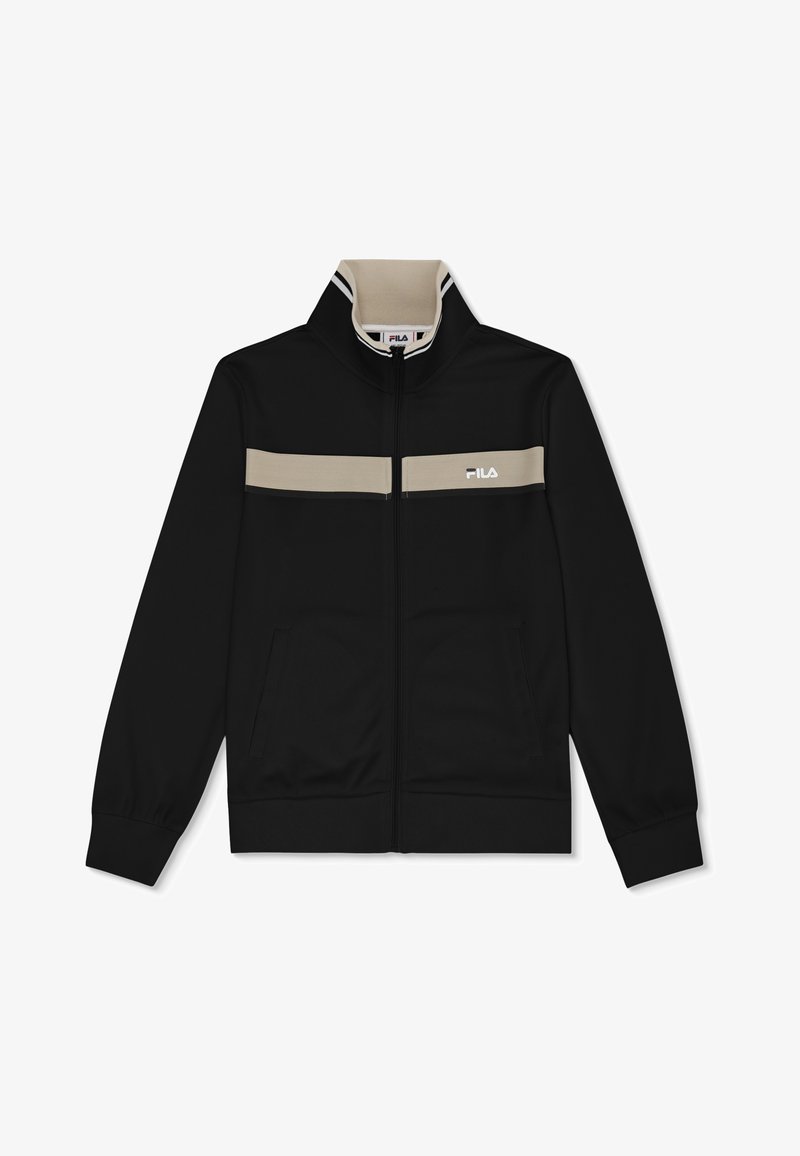 Chaqueta deportiva negra con cierre de cremallera, franja horizontal beige en el pecho y logo blanco de FILA en el lado izquierdo, cuello interior beige con ribete negro y blanco.