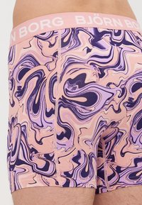 Thumbnail Image 8