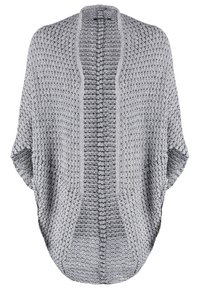 Cardigan gris clair en tricot, ouvert à l'avant, avec un motif texturé et des manches larges, présenté à plat sur un fond blanc.