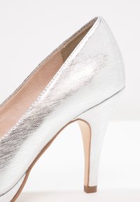 Tamaris Klassiska pumps - silver-coloured