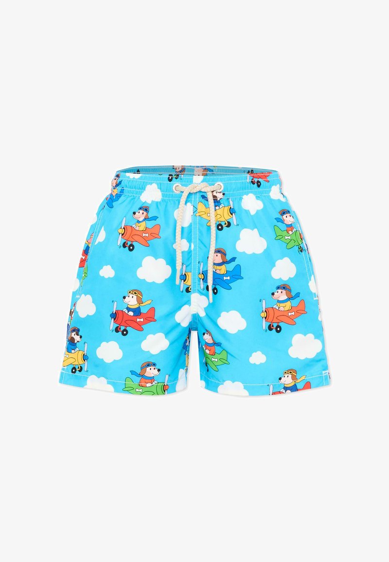 Shorts bleu clair avec des nuages blancs et des chiens colorés portant des lunettes d’aviateur volant dans des avions rouges, jaunes, bleus et verts, avec un cordon blanc.