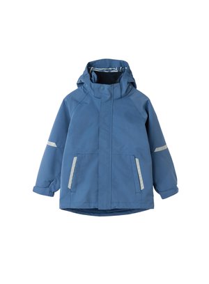 Veste d'hiver bleue à capuche pour enfants avec poches avant et bandes réfléchissantes sur les manches et les poches, conçue pour temps froid.