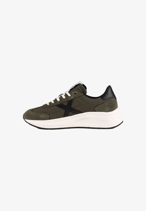 MUNICH, MUNICH AGORA 05 SNEAKERS DE ESTÉTICA URBANA Y TÉCNICA VERDES Y NEGRAS - Zapatillas - verde