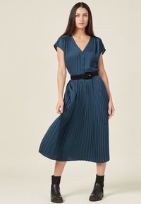 BONOBO Jeans Freizeitkleid - bleu canard