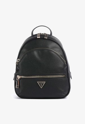 Sac à dos en cuir noir texturé avec deux compartiments zippés et logo en métal argenté Guess USA sur la poche avant.