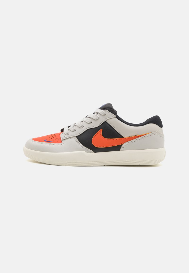 Nike SB SB FORCE 58 PREMIUM - Sapatilhas - light bone/cosmic clay/black/astronomy blue/sesame/sail