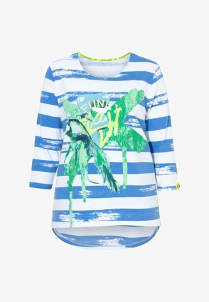 Niebiesko-biała koszula w paski z długim rękawem, z zielonym wzorem ryby i abstrakcyjnymi plamami farby oraz żółtym napisem z przodu.