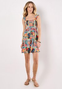 Apricot Vestido informal - white