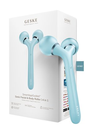 Blauwe Y-vormige sonische gezichts- en lichaamsroller met getextureerde massagekoppen naast de witte doos met het label "GESKE German Beauty Tech."